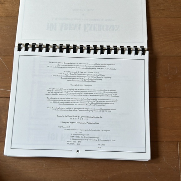 Softcover book 101 Arena Exercises - Picture 2 of 3